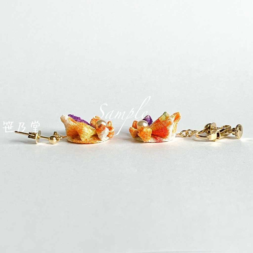 つまみ細工 和小物 紅葉の耳飾り(ピアス/イヤリング)