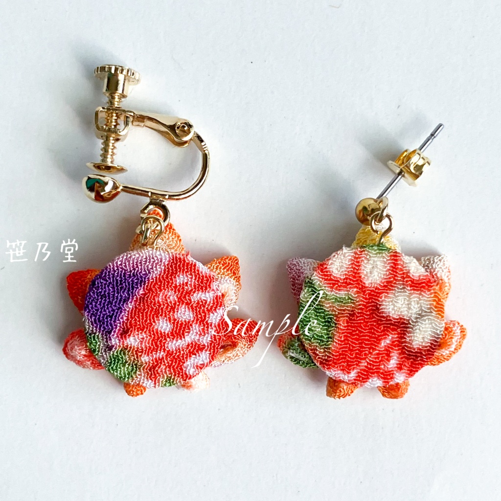 つまみ細工 和小物 紅葉の耳飾り(ピアス/イヤリング)
