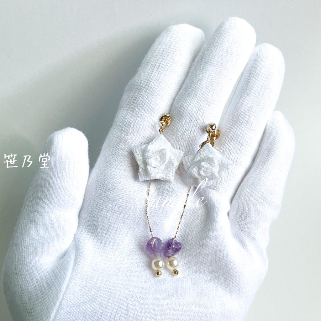 つまみ細工 和小物 星ばらの耳飾り(ピアス/イヤリング)