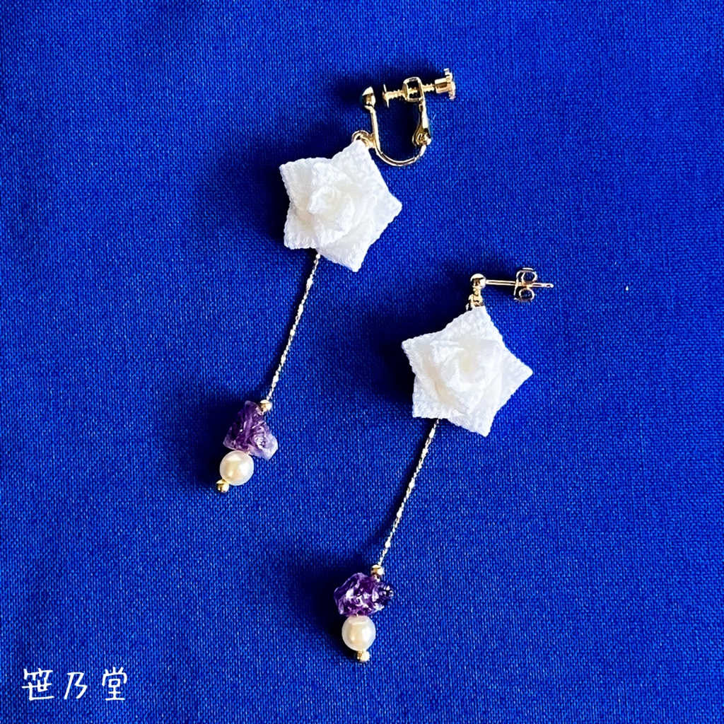 つまみ細工 和小物 星ばらの耳飾り（ピアス／イヤリング）