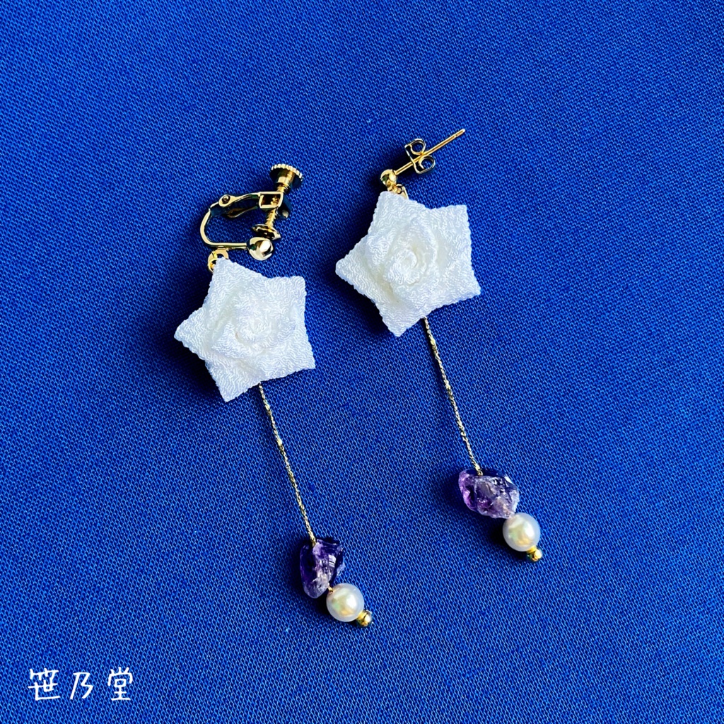 つまみ細工 和小物 星ばらの耳飾り（ピアス／イヤリング）