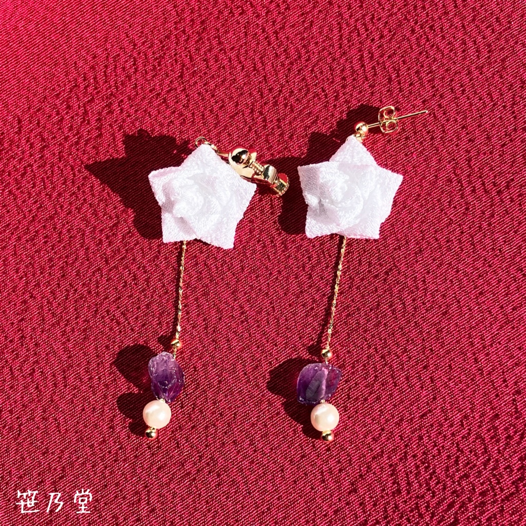 つまみ細工 和小物 星ばらの耳飾り（ピアス／イヤリング）