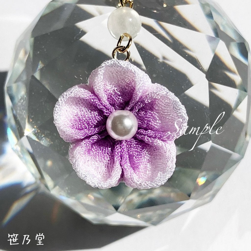 つまみ細工 和小物 小花の耳飾り(ピアス/イヤリング)