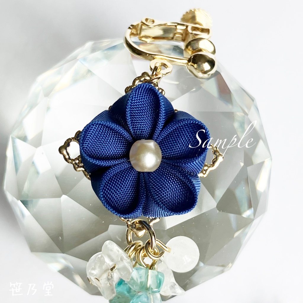 つまみ細工 和小物 小花の耳飾り