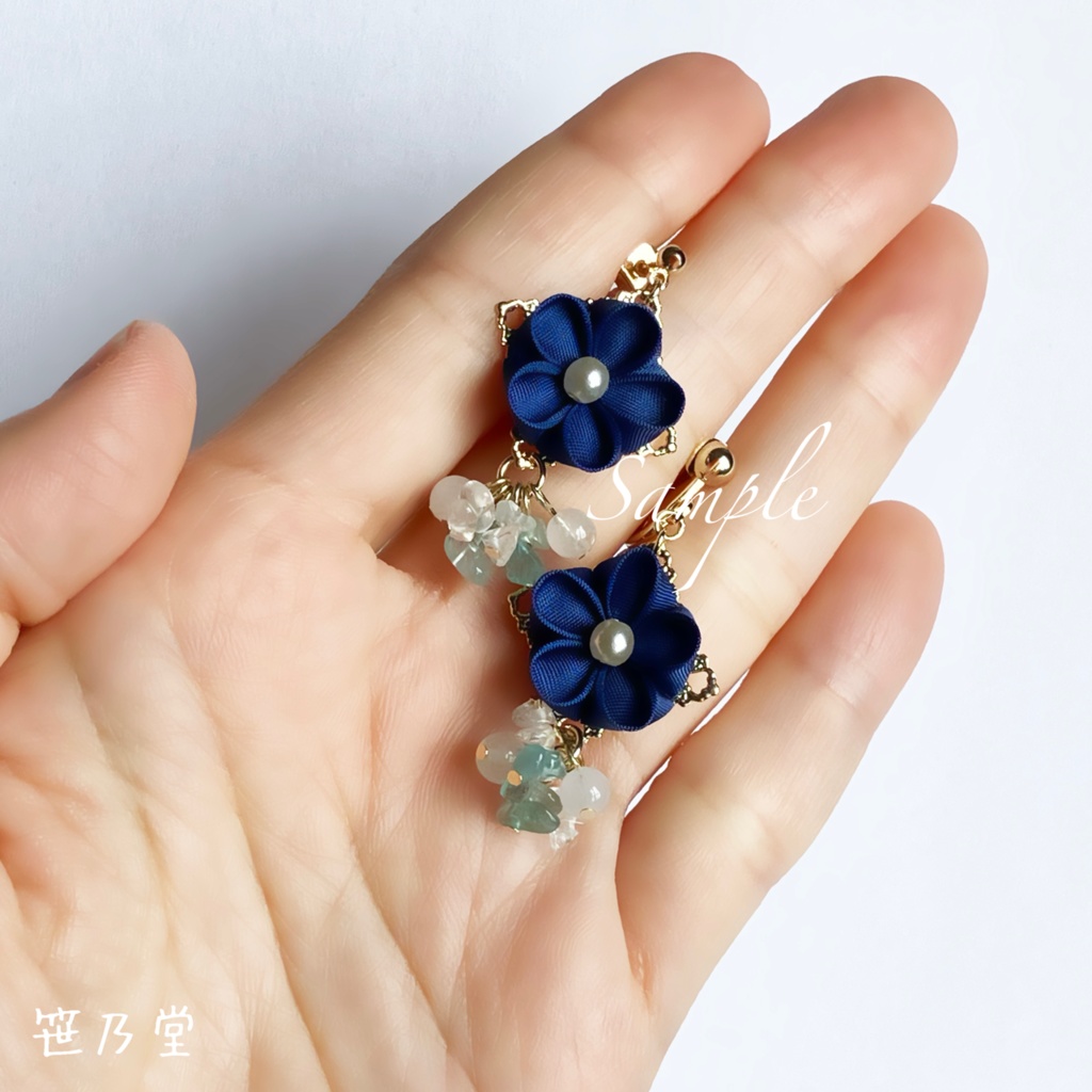 つまみ細工 和小物 小花の耳飾り