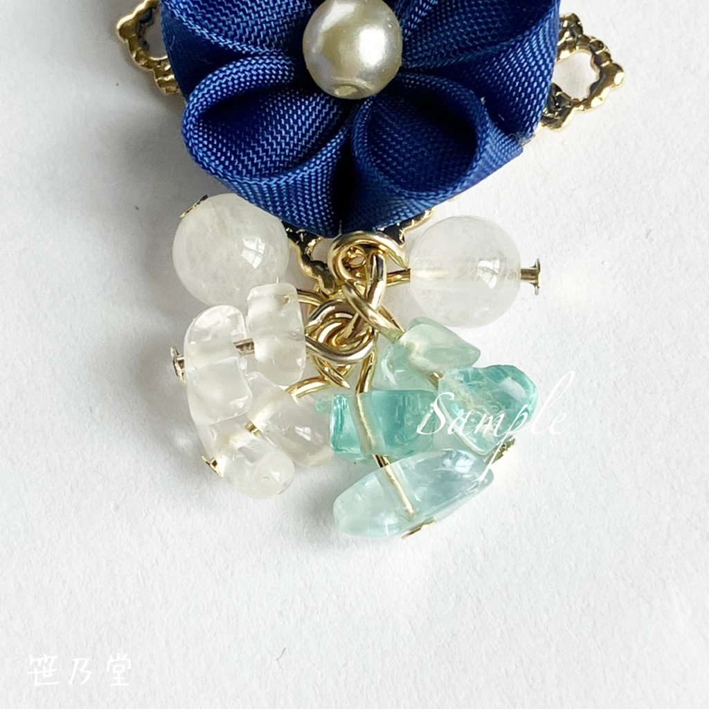 つまみ細工 和小物 小花の耳飾り