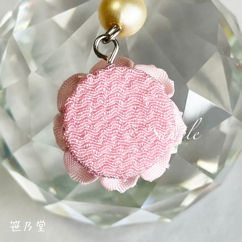 つまみ細工 和小物 秋桜の耳飾り(ピアス/イヤリング)