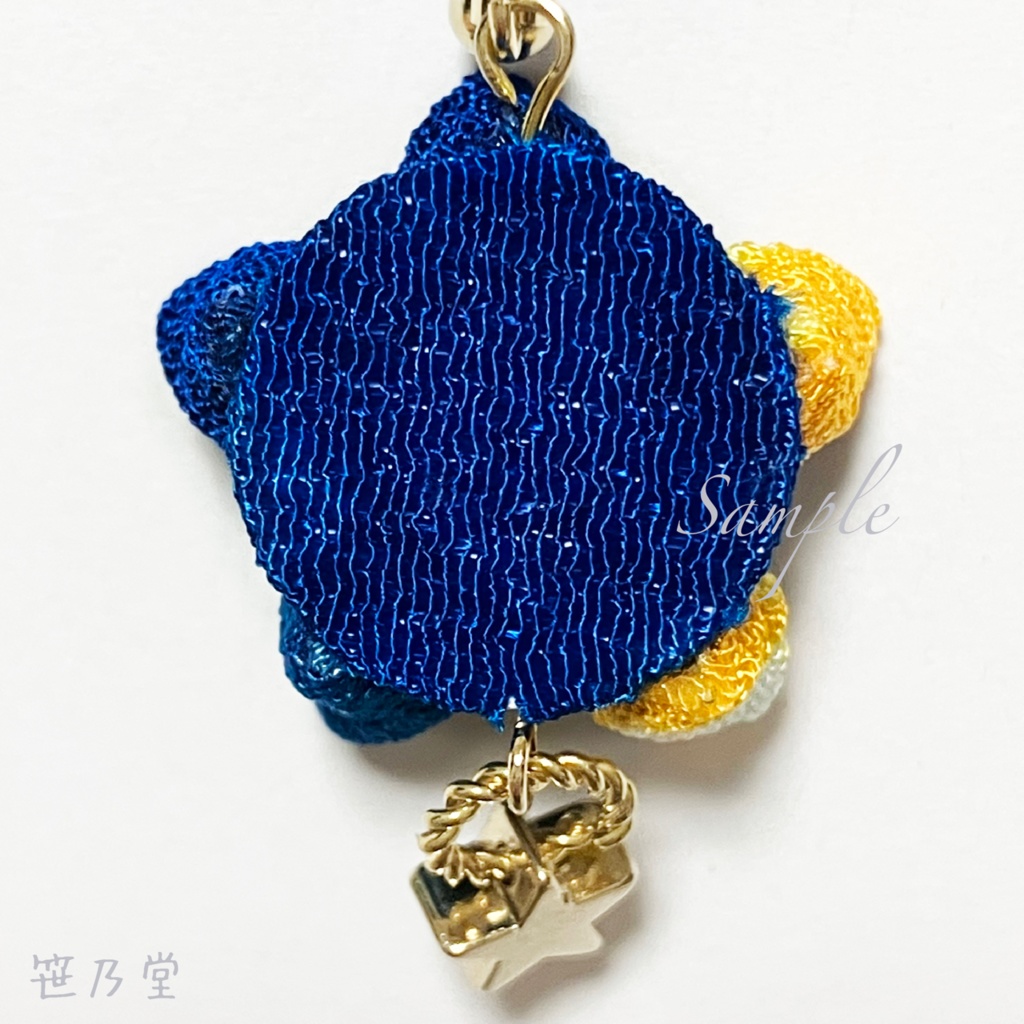 つまみ細工 和小物 星花の耳飾り(ピアス/イヤリング)