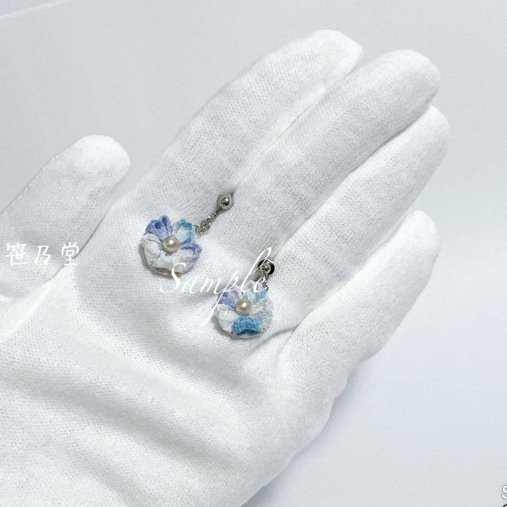つまみ細工 和小物 桜の耳飾り(ピアス/イヤリング)