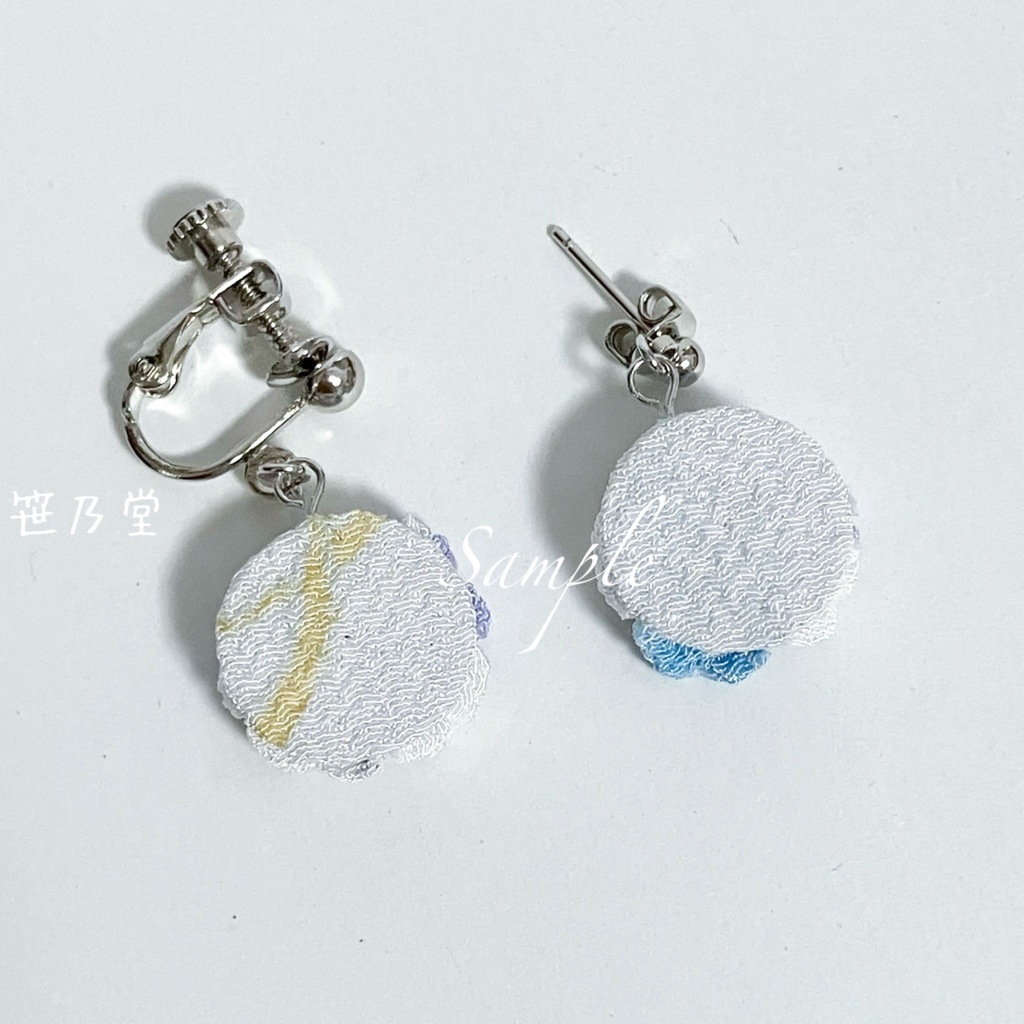 つまみ細工 和小物 桜の耳飾り(ピアス/イヤリング)