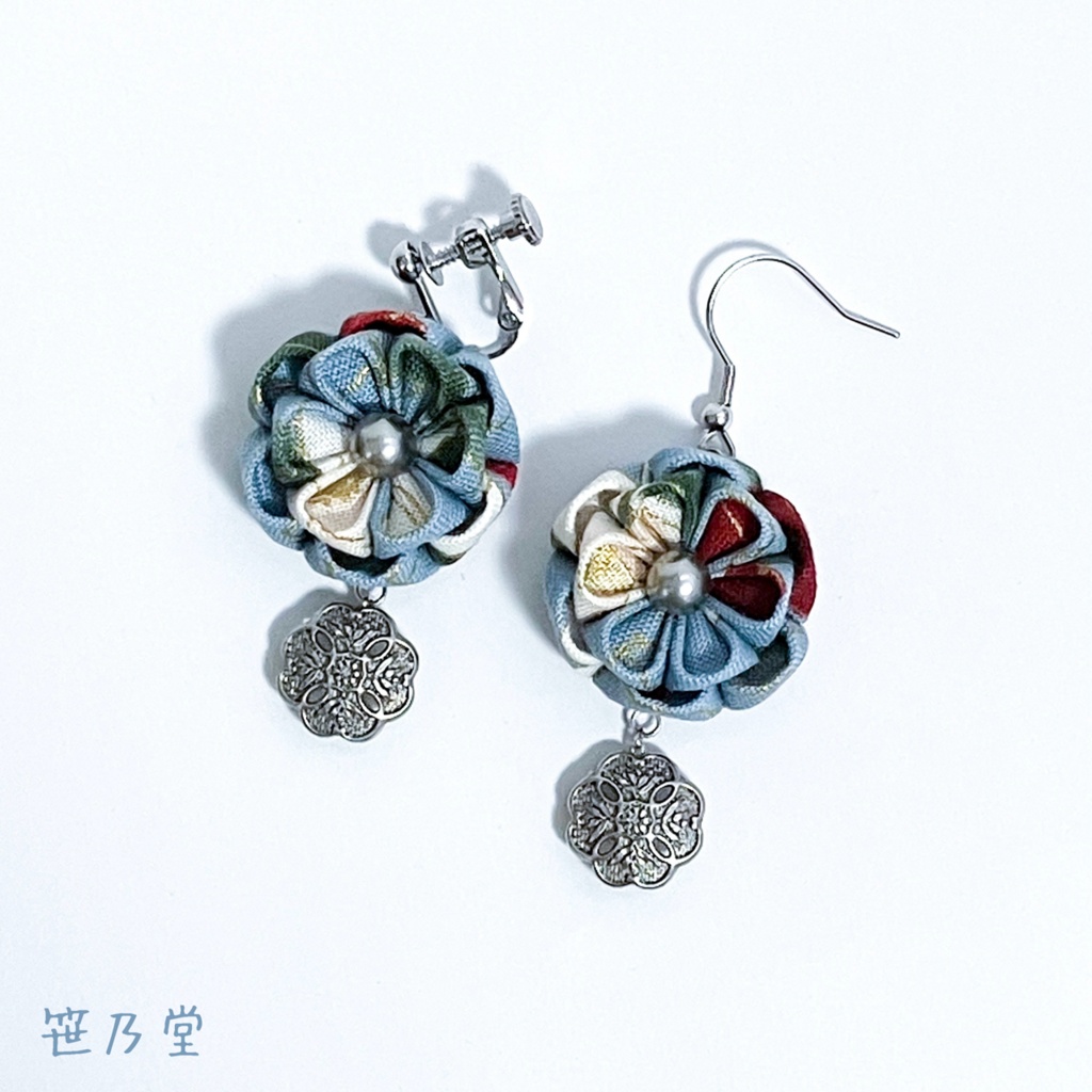 つまみ細工 和小物 耳飾り（ピアス／イヤリング）