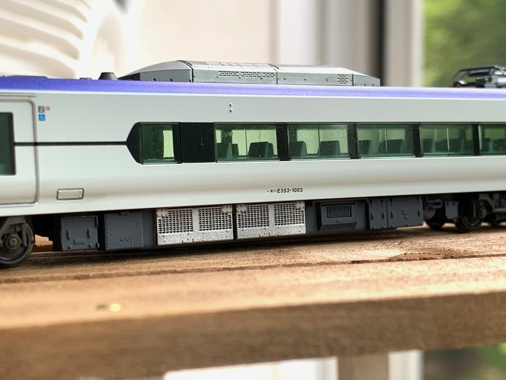 甲斐路の新型特急・付属編成用モーターカバー(未塗装品)