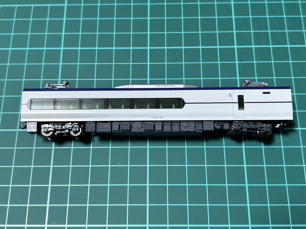 甲斐路の新型特急・付属編成用モーターカバー(塗装済品)