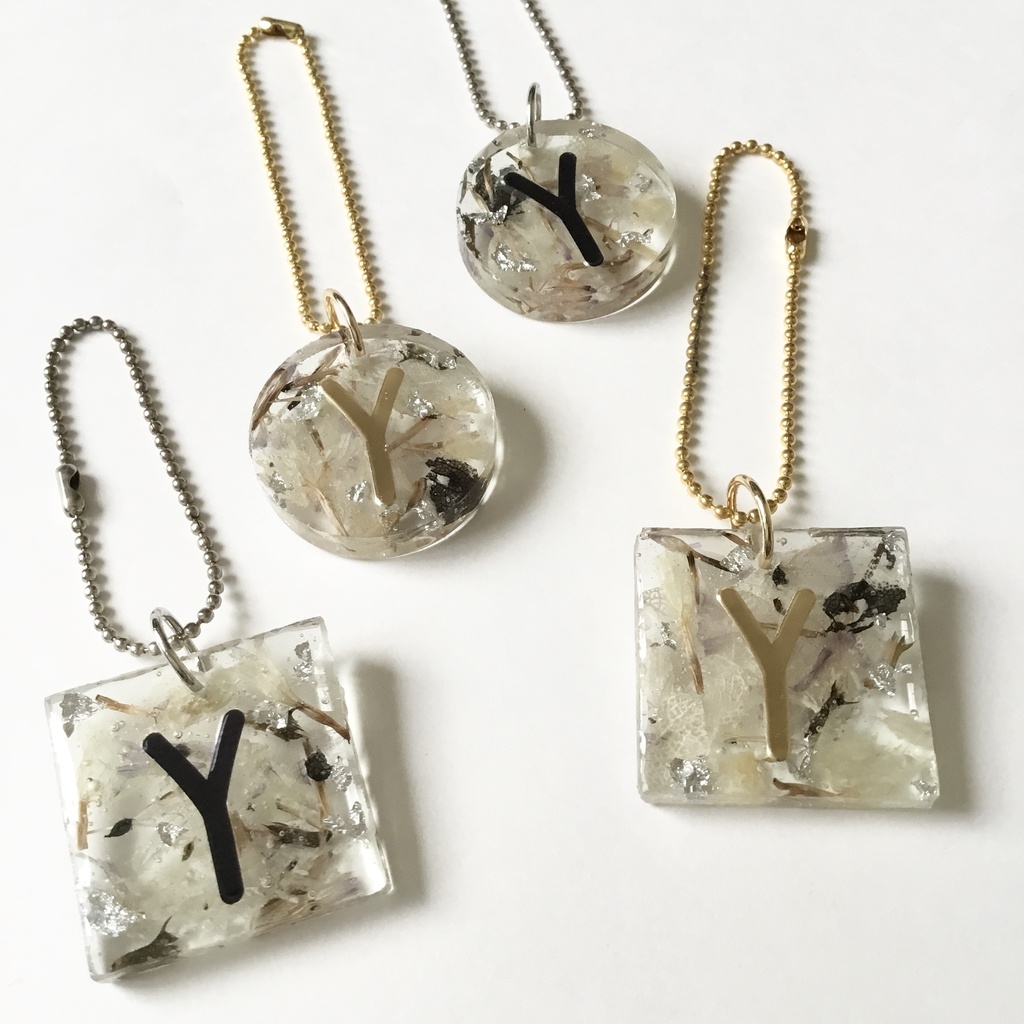 【呪術廻戦】スクエア■推し花イニシャルキーホルダー