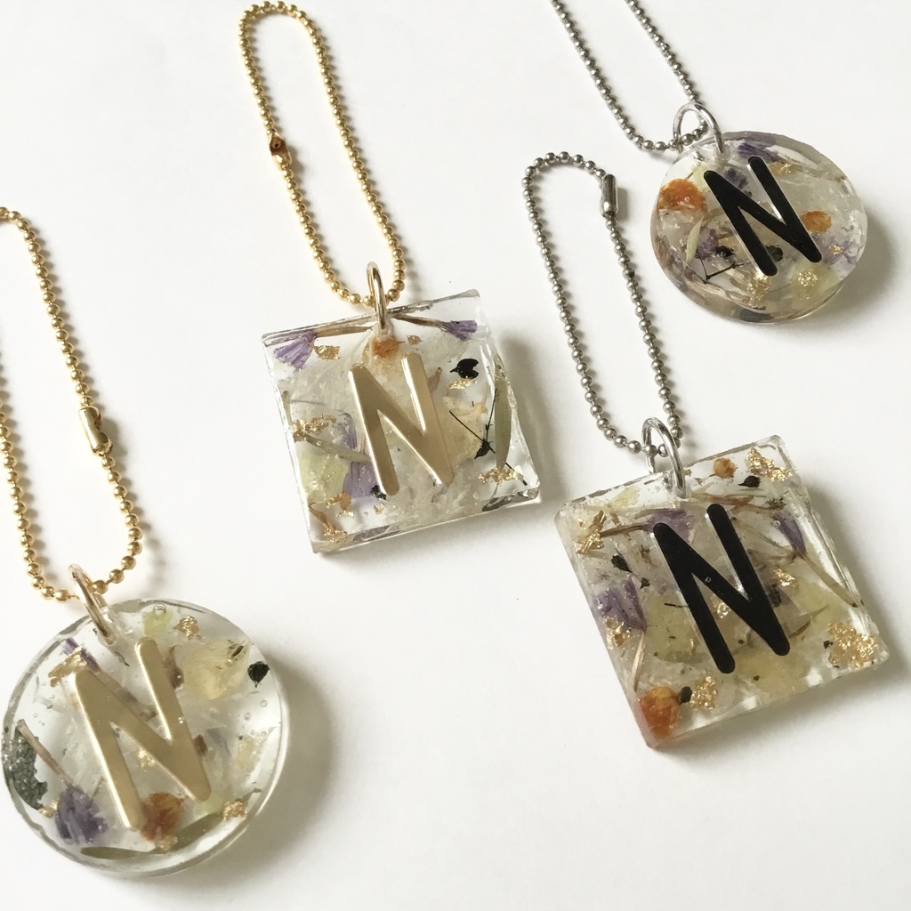 【呪術廻戦】スクエア■推し花イニシャルキーホルダー