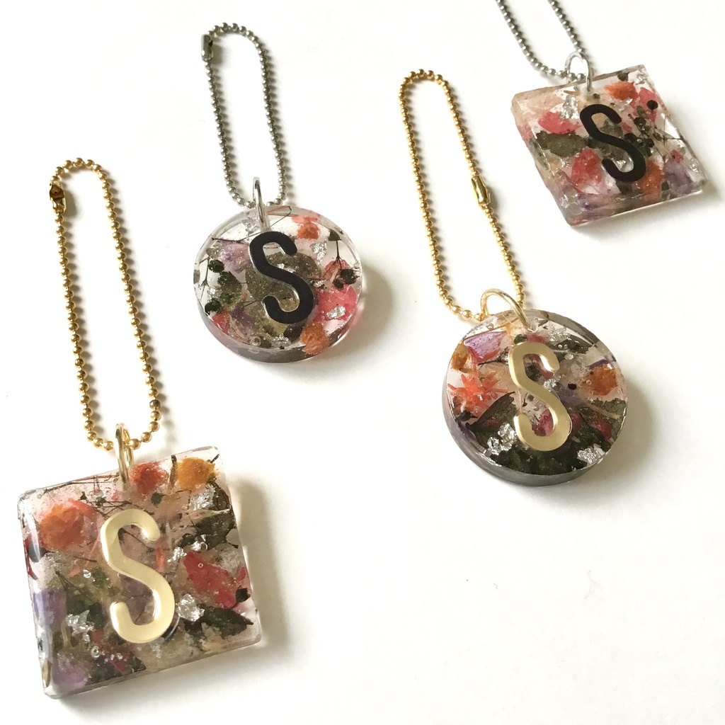 【呪術廻戦】スクエア■推し花イニシャルキーホルダー