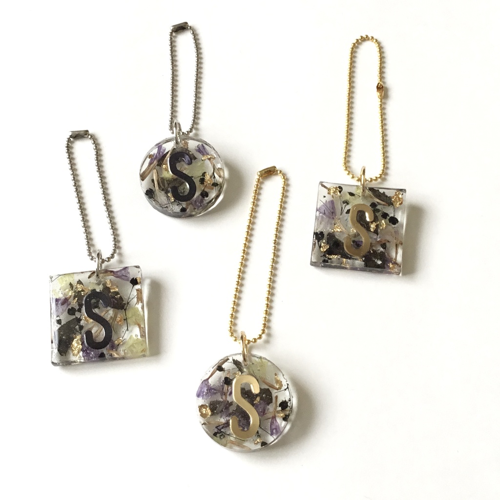 【呪術廻戦】スクエア■推し花イニシャルキーホルダー