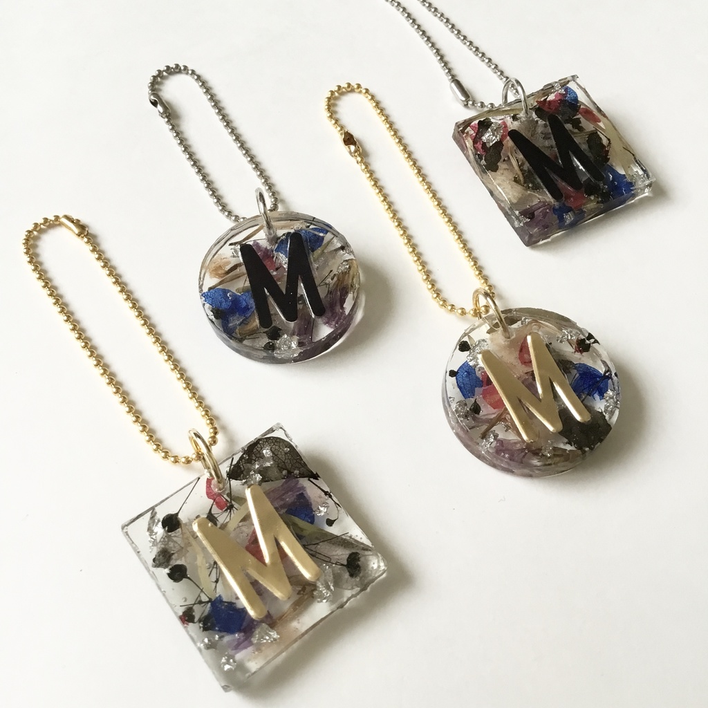 【呪術廻戦】スクエア■推し花イニシャルキーホルダー