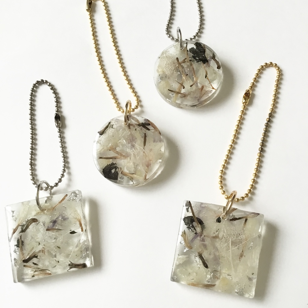 【呪術廻戦】スクエア■推し花イニシャルキーホルダー