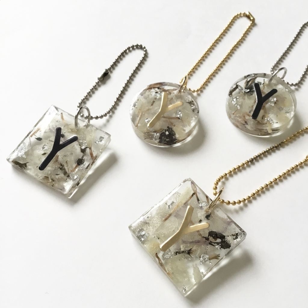 【呪術廻戦】ラウンド●推し花イニシャルキーホルダー