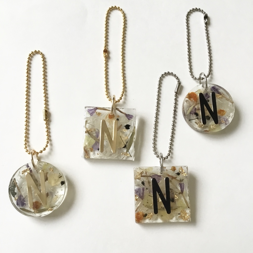 【呪術廻戦】ラウンド●推し花イニシャルキーホルダー