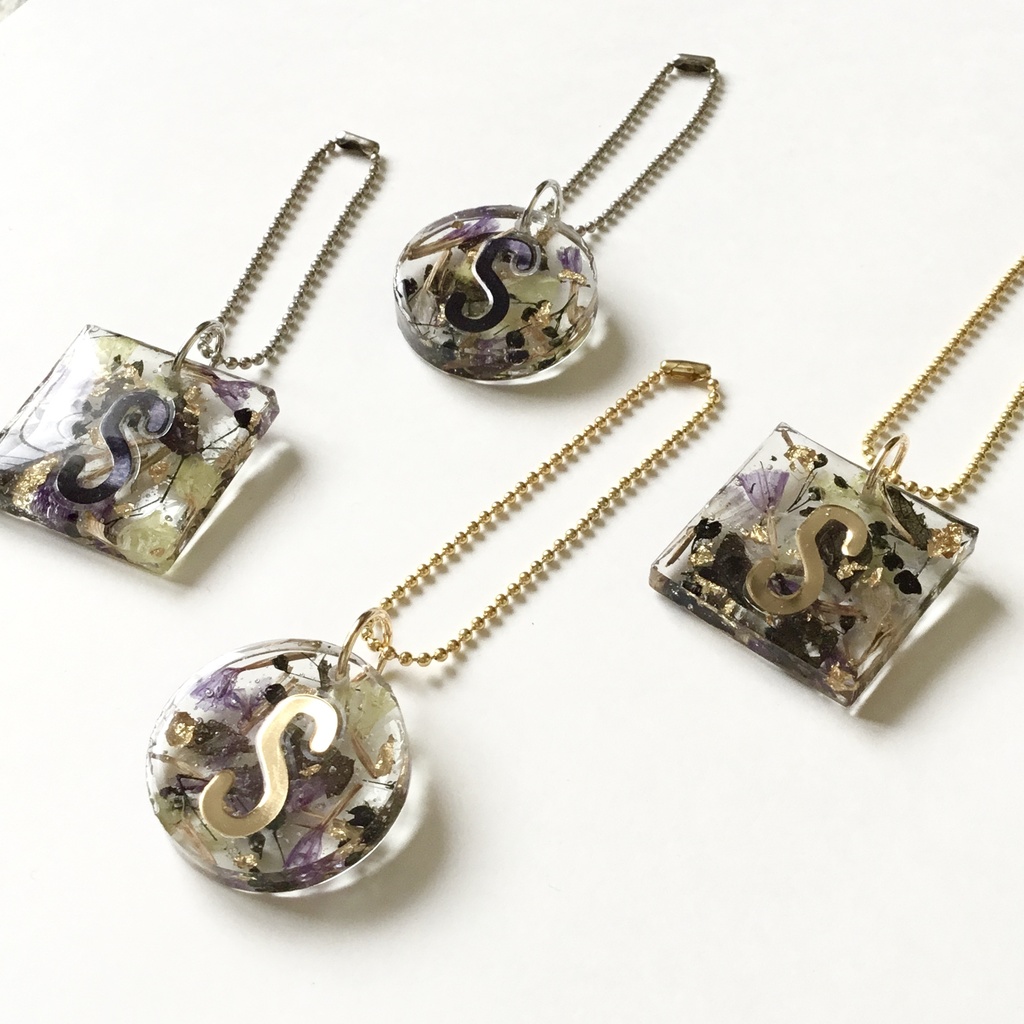 【呪術廻戦】ラウンド●推し花イニシャルキーホルダー