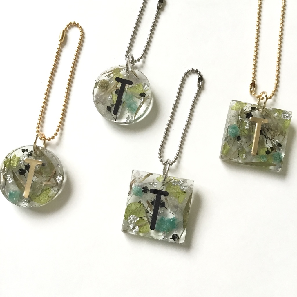 【呪術廻戦】ラウンド●推し花イニシャルキーホルダー