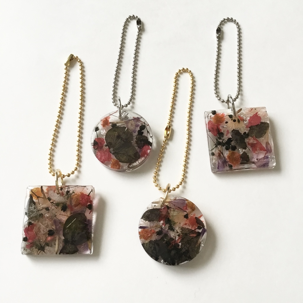 【呪術廻戦】ラウンド●推し花イニシャルキーホルダー