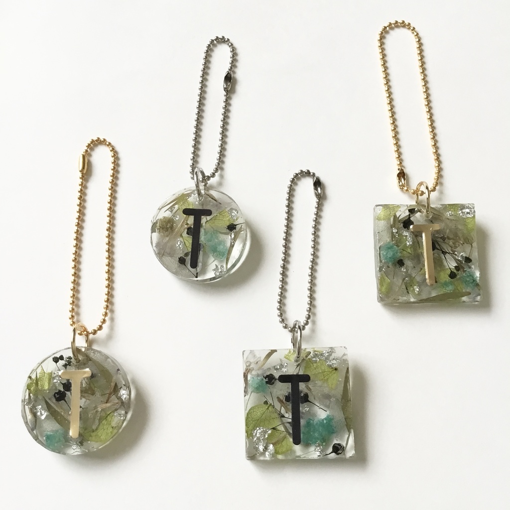 【呪術廻戦】ラウンド●推し花イニシャルキーホルダー