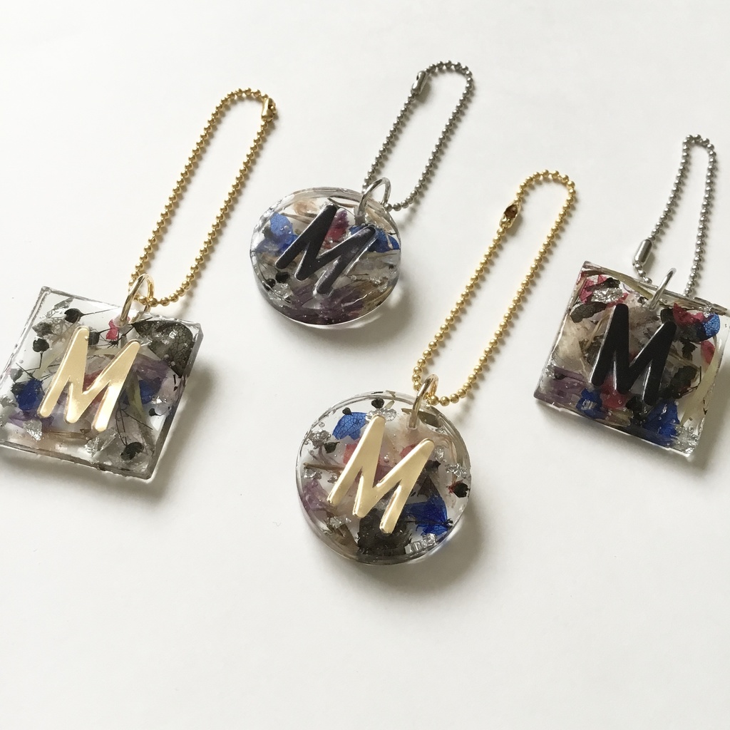 【呪術廻戦】ラウンド●推し花イニシャルキーホルダー