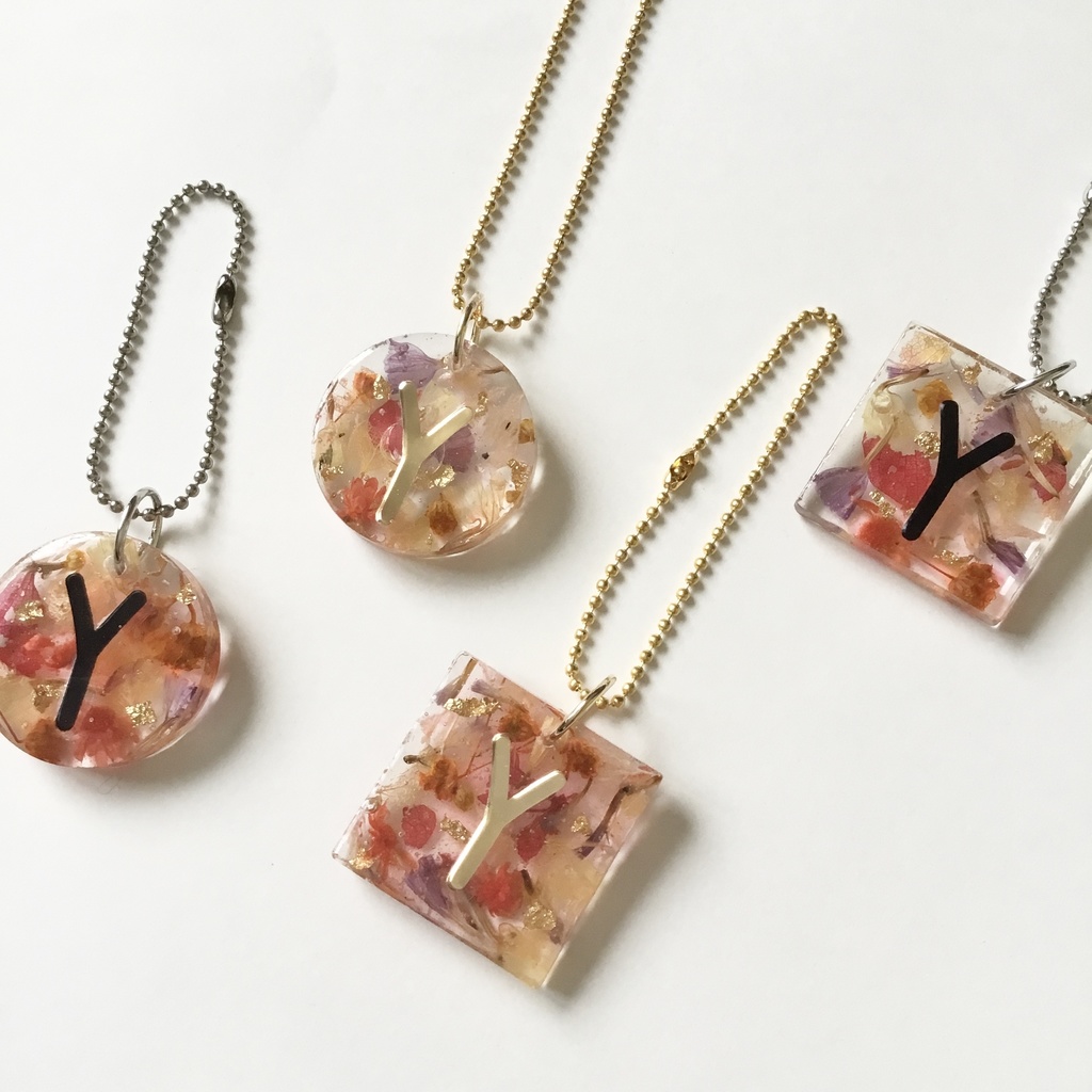 【呪術廻戦】ラウンド●推し花イニシャルキーホルダー