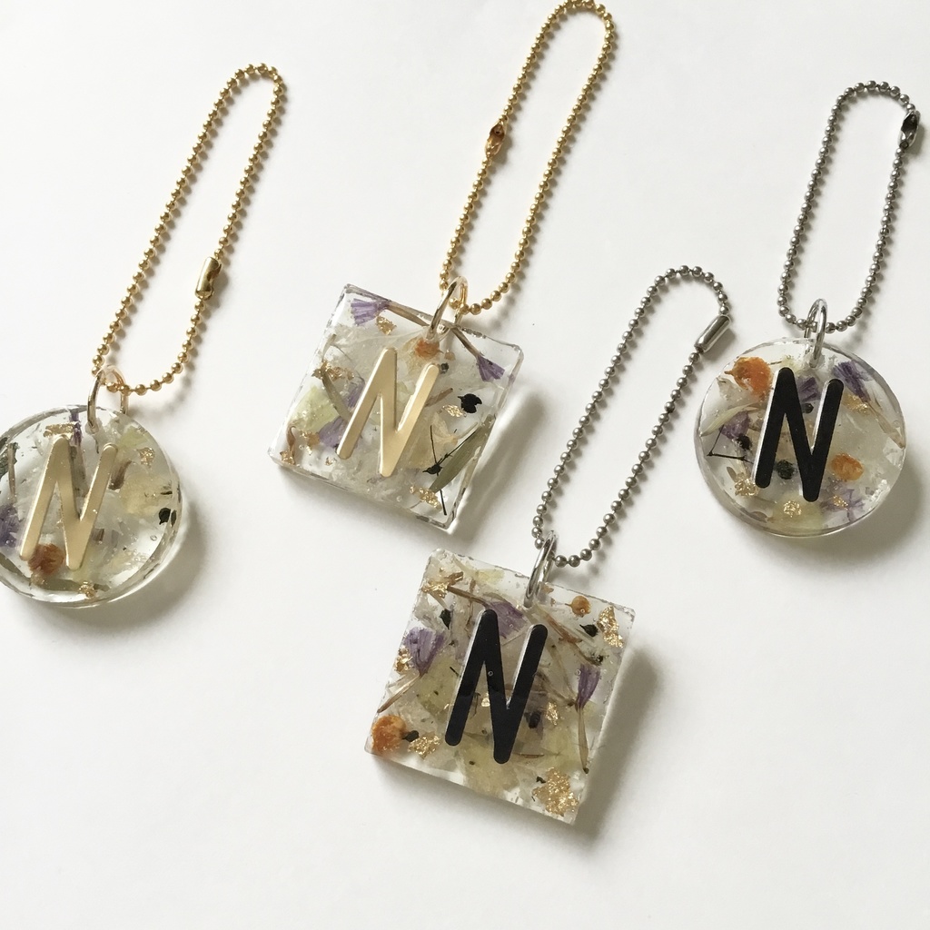 【呪術廻戦】ラウンド●推し花イニシャルキーホルダー