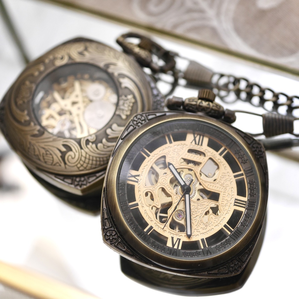 手巻き懐中時計「イクスティグナの魔術時計」