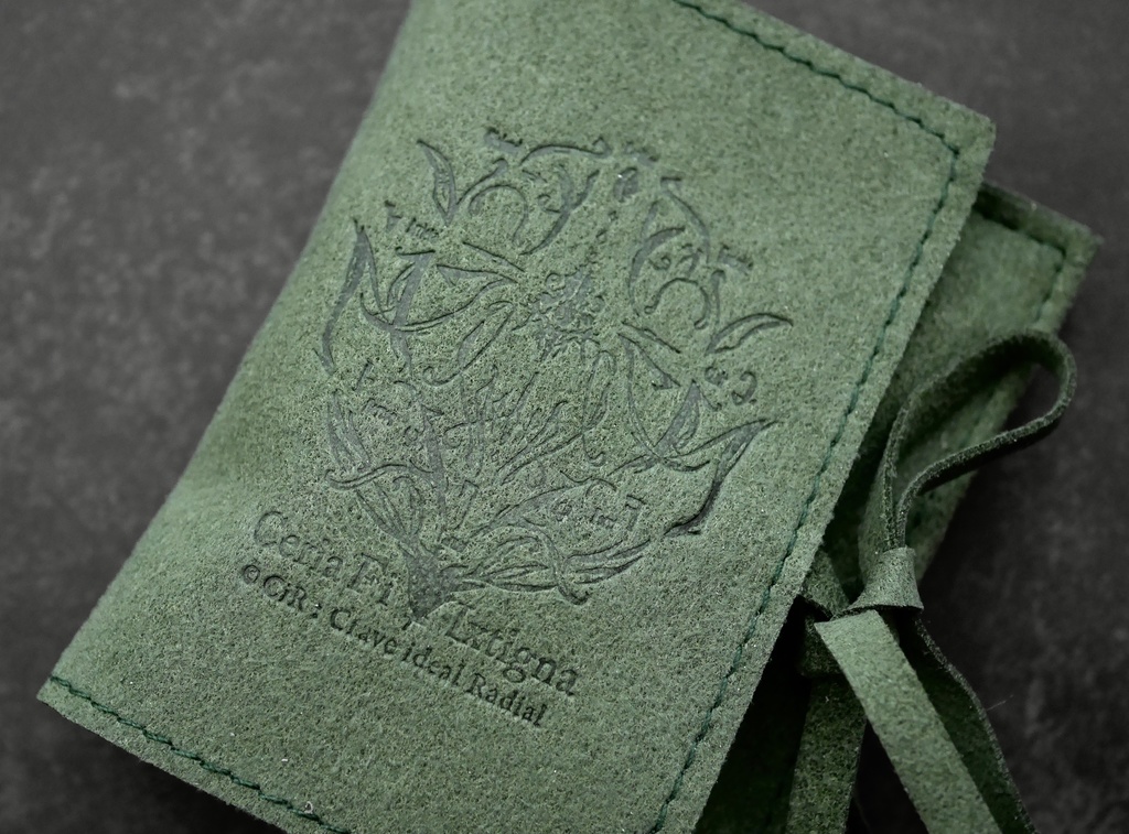 CfIXアクセサリーポーチ