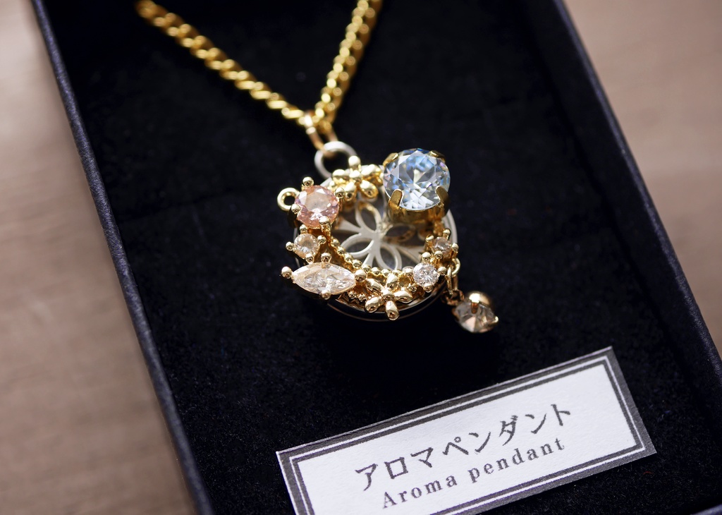 セミオーダー:REVS - 花精霊の装身具(アロマペンダント)