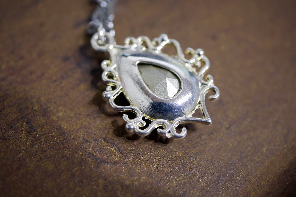 (B級品)ネックレス「Orelia」