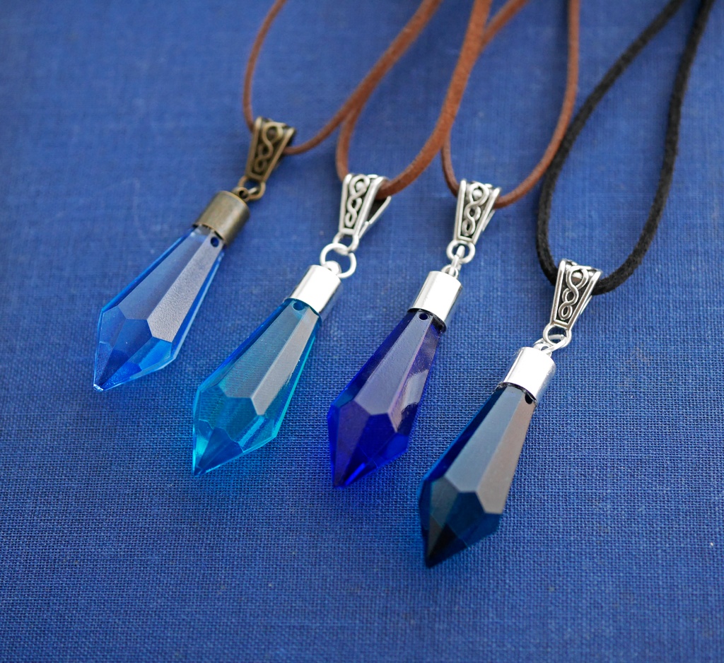 (B級品)ペンダント「アミュレットの原石」ミニ版・寒色(8月末までセール中!)