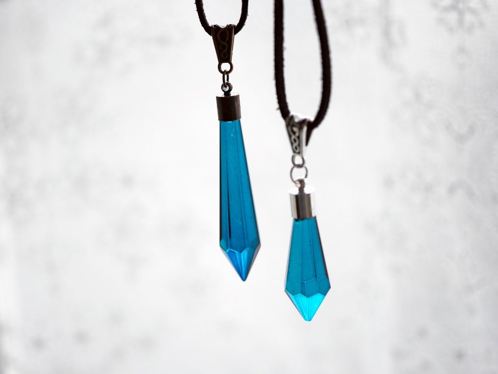 (B級品)ペンダント「アミュレットの原石」ミニ版・寒色(8月末までセール中!)