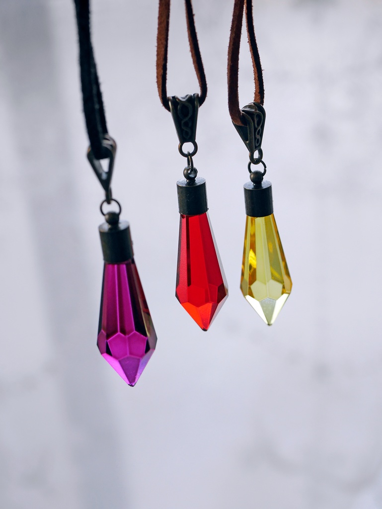 (B級品)ペンダント「アミュレットの原石」ミニ版・暖色(8月末までセール中!)