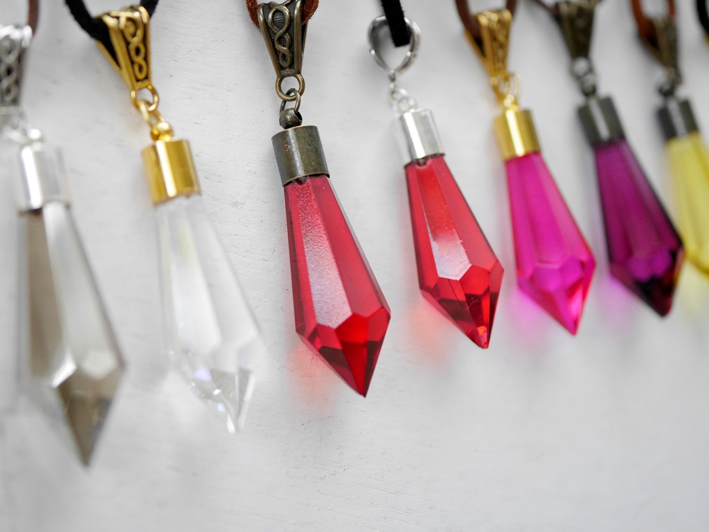 (B級品)ペンダント「アミュレットの原石」ミニ版・暖色(8月末までセール中!)