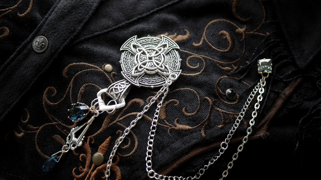 ブローチ「Thesalie - テサリア」