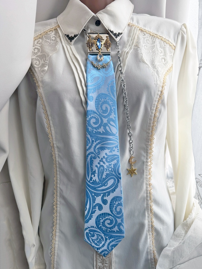 【受注: 3/31まで】チェーンネクタイ「Tynada」アイスブルー