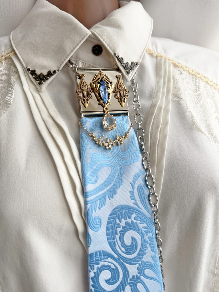 【受注: 3/31まで】チェーンネクタイ「Tynada」アイスブルー