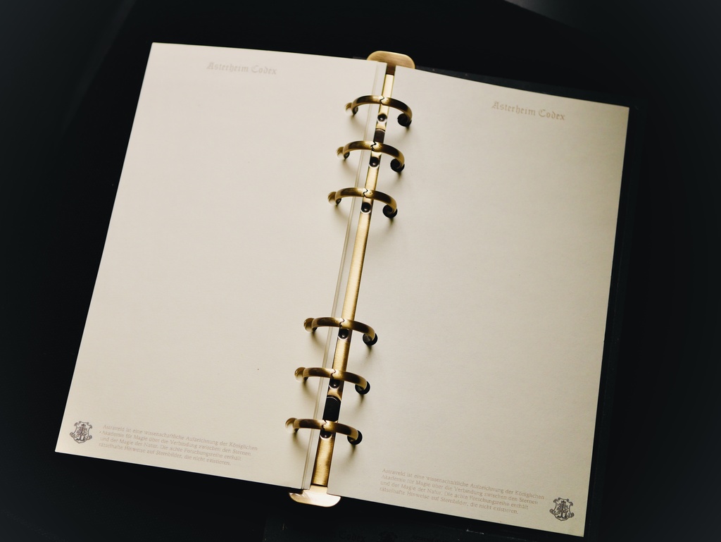 デスクトップ・バインダー「Asterheim Codex」予約