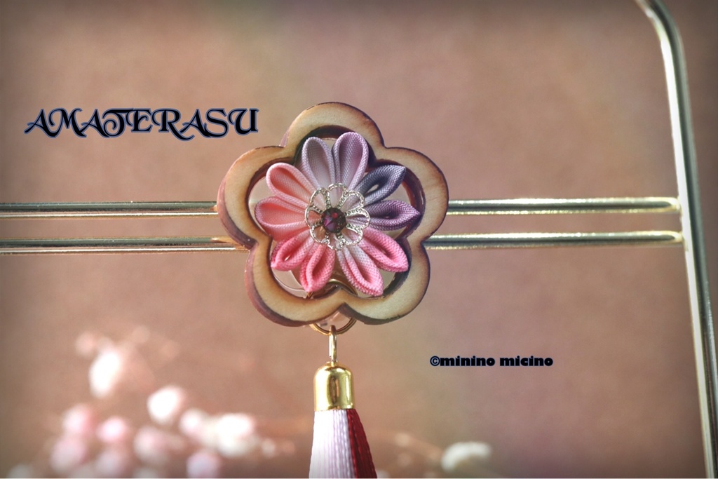 天照 梅 赤紫 つまみ細工イヤリング&ピアス タッセル付1点売り