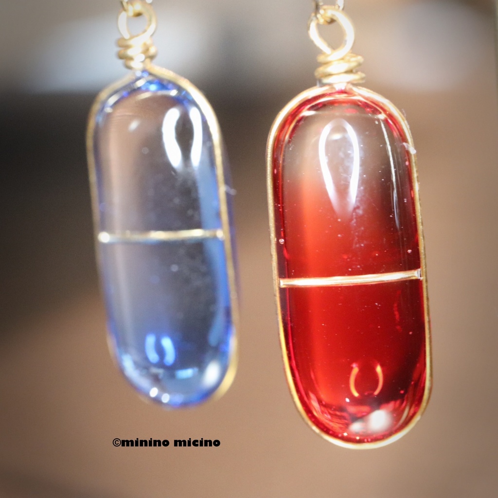 True Rabbit カプセルモチーフ イヤリング&ピアス アレルギー対応パーツ