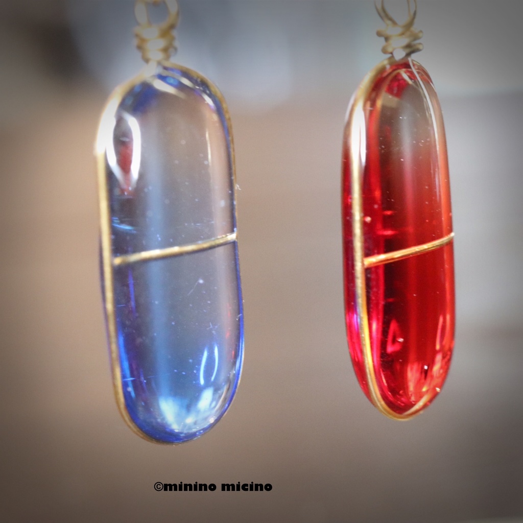 True Rabbit カプセルモチーフ イヤリング&ピアス アレルギー対応パーツ