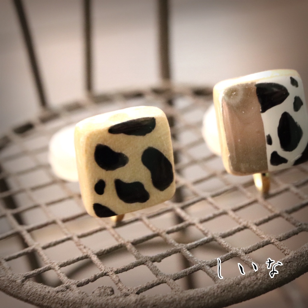 COW柄アートイヤリング ミラーAパターン