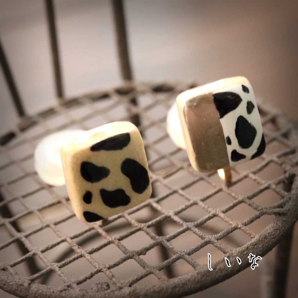 COW柄アートイヤリング ミラーAパターン