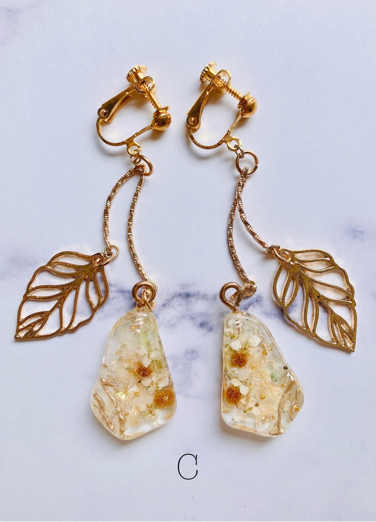 お花のイヤリング/ピアス